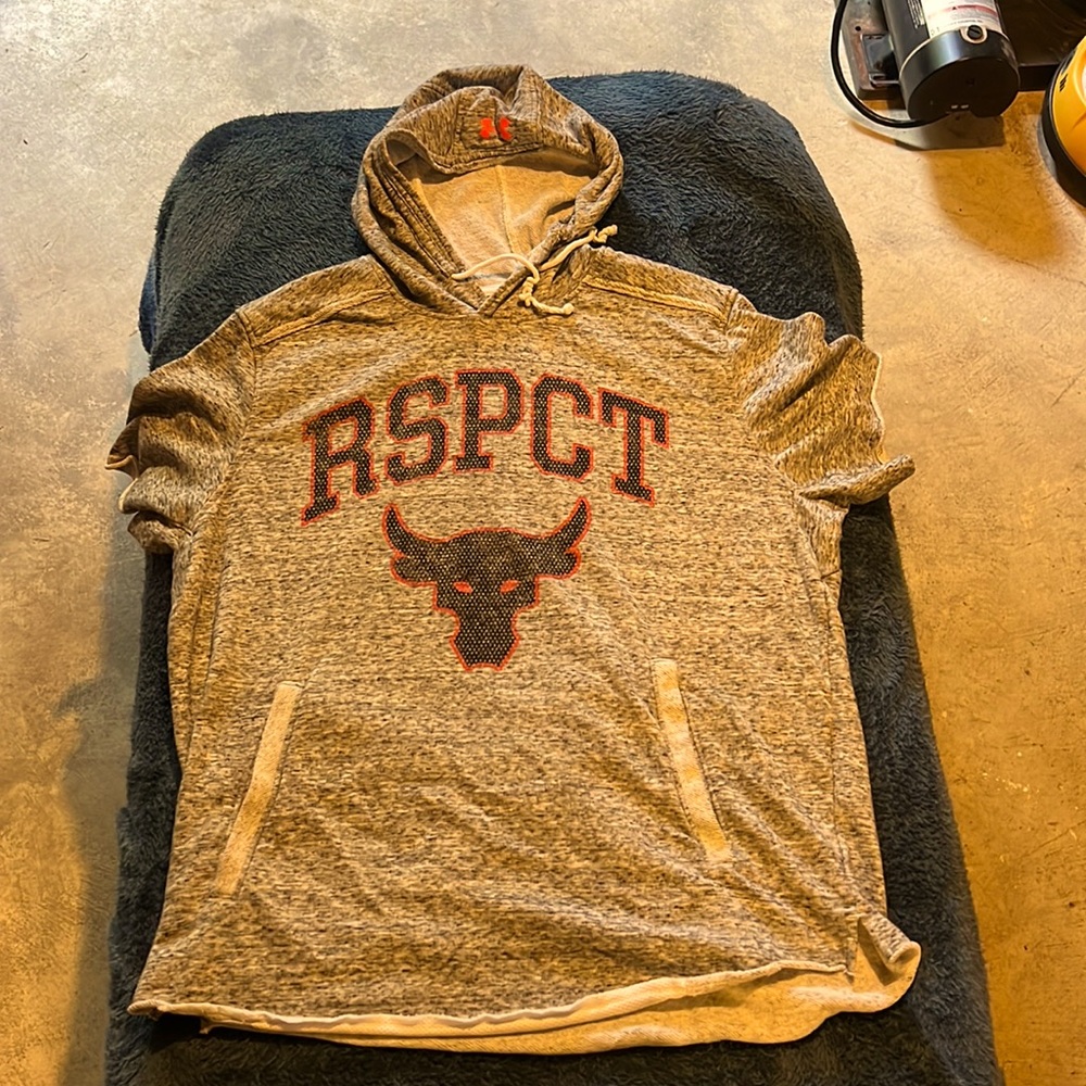 Men’s large under Armour “The Rock” Terry hooded T-shirt
